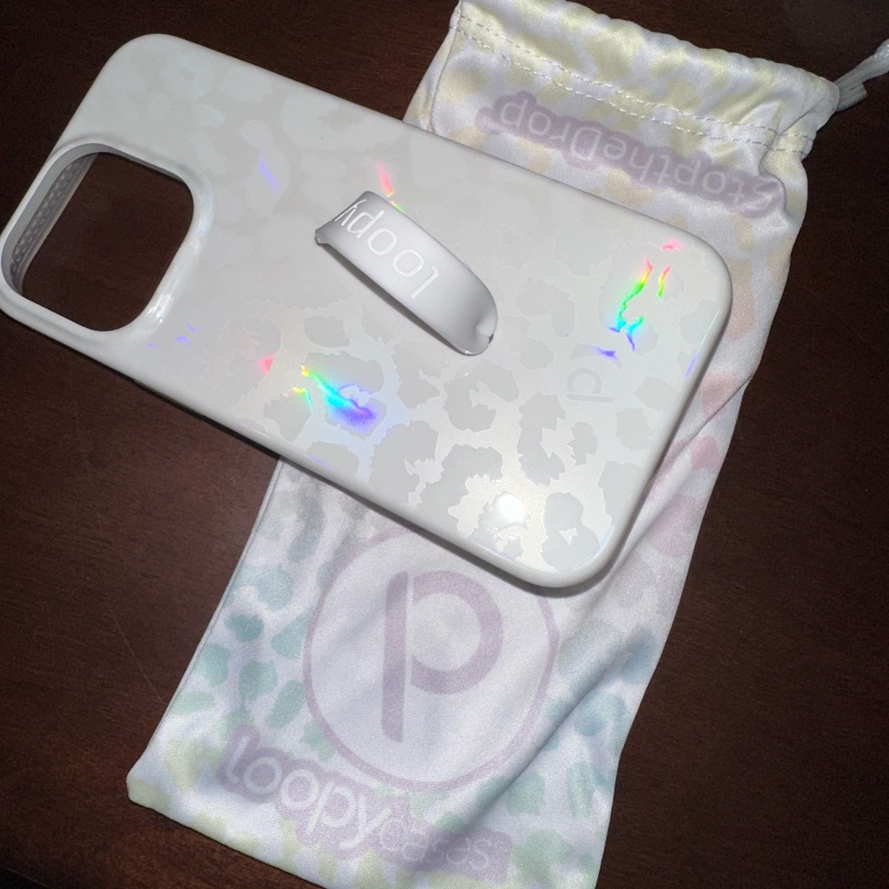 Loopy white leopard iPhone 13 Pro phone case. Great condition.